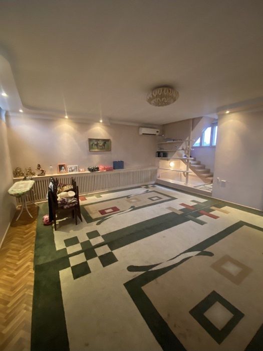 В центре города 6,5 соток 8 комнат