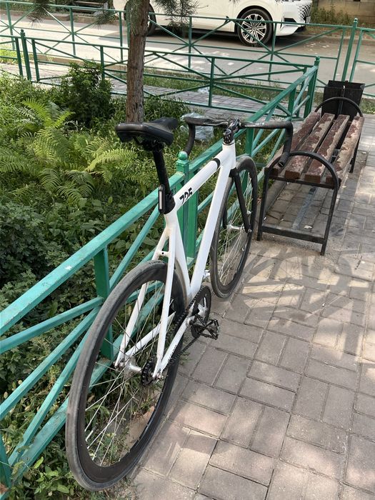 Leader 725 fixed gear