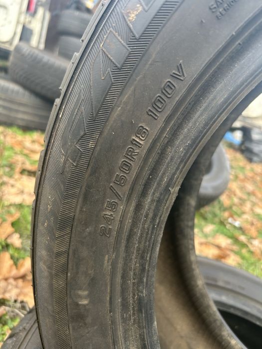 Vand caucicuri in stare foarte buna de folosire