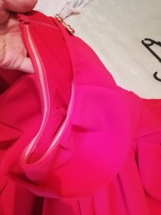 Малиновое платье