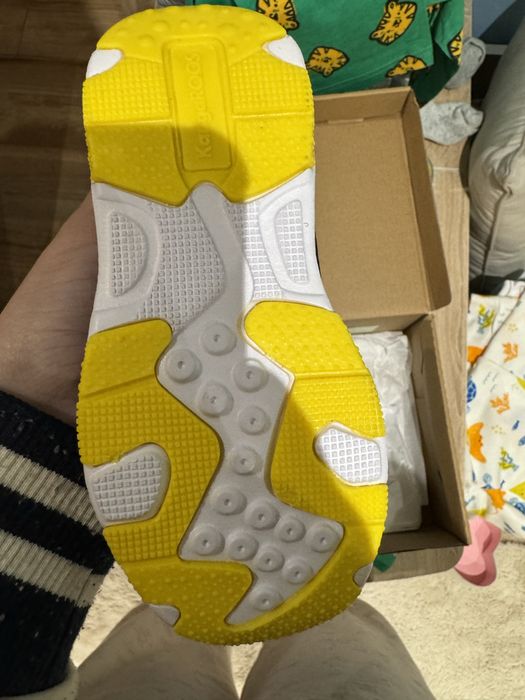 Нови боти KangaRoos 25 размер водоустойчиви с дебела вата