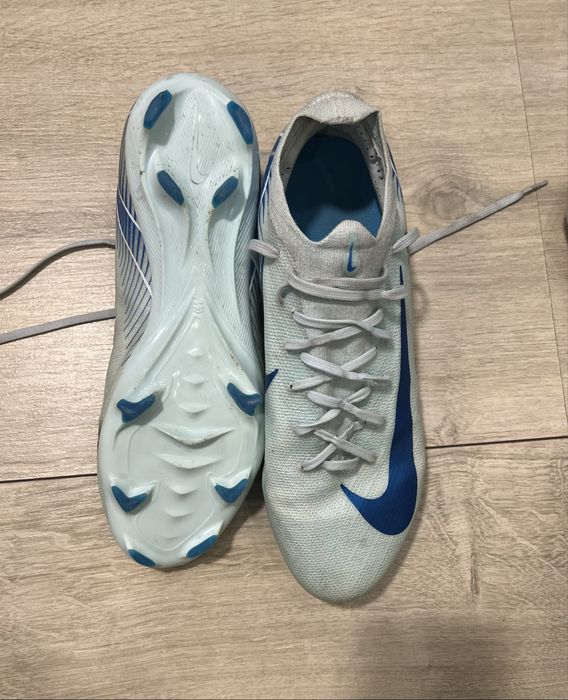 Футболни обувки NIKE Mercurial