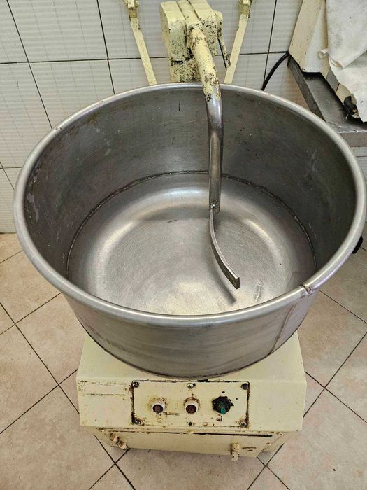 Продавам цялостно професионално кухненско оборудване