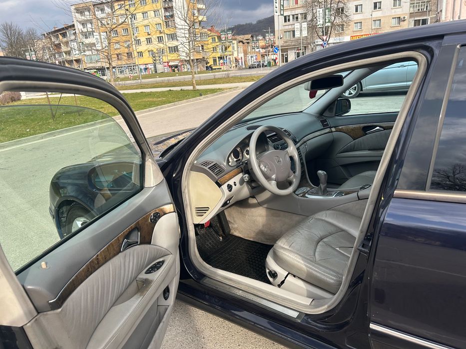 Mercedes w211 E270 CDI Ръчка !