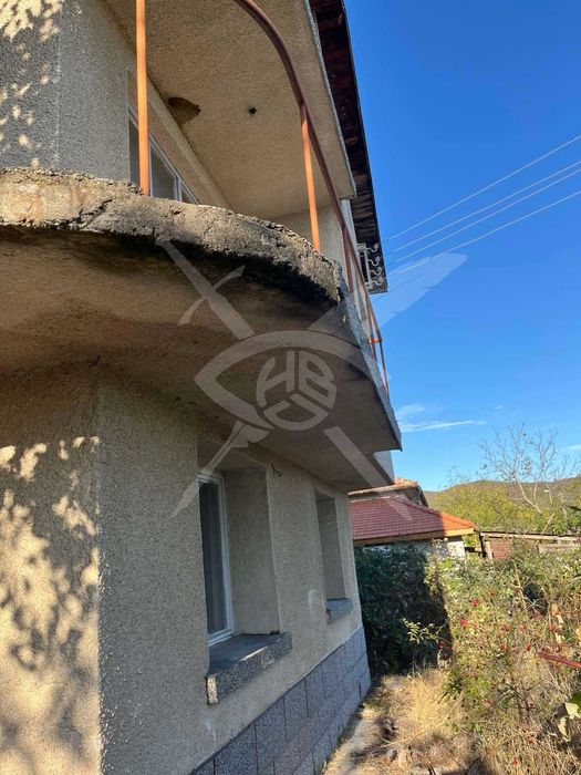 Продава се Къща в с. Кръстевич, Област Пловдив - 210 кв.м за 272 €/кв.м - Снимка #1