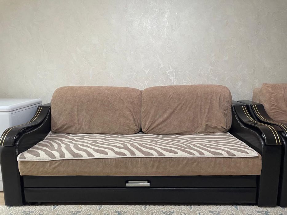 Диван с креслом