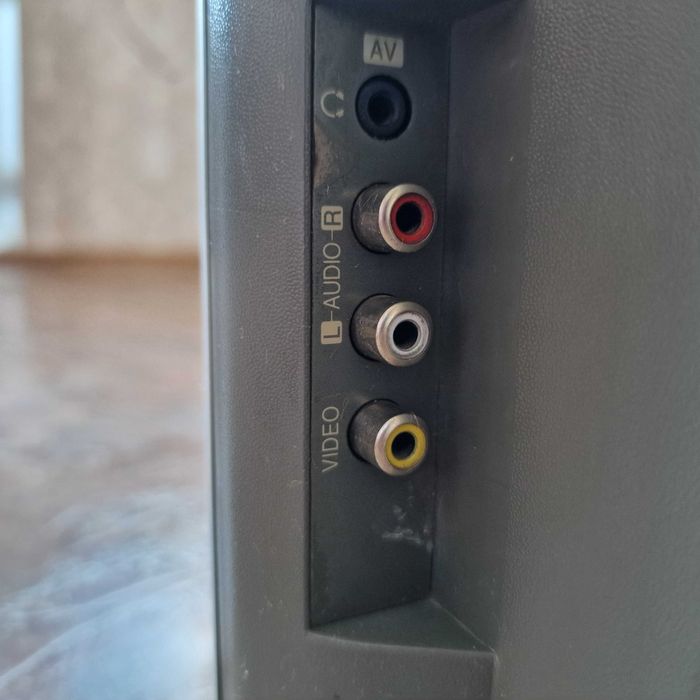 Продам телевизор LG Flatron б/у