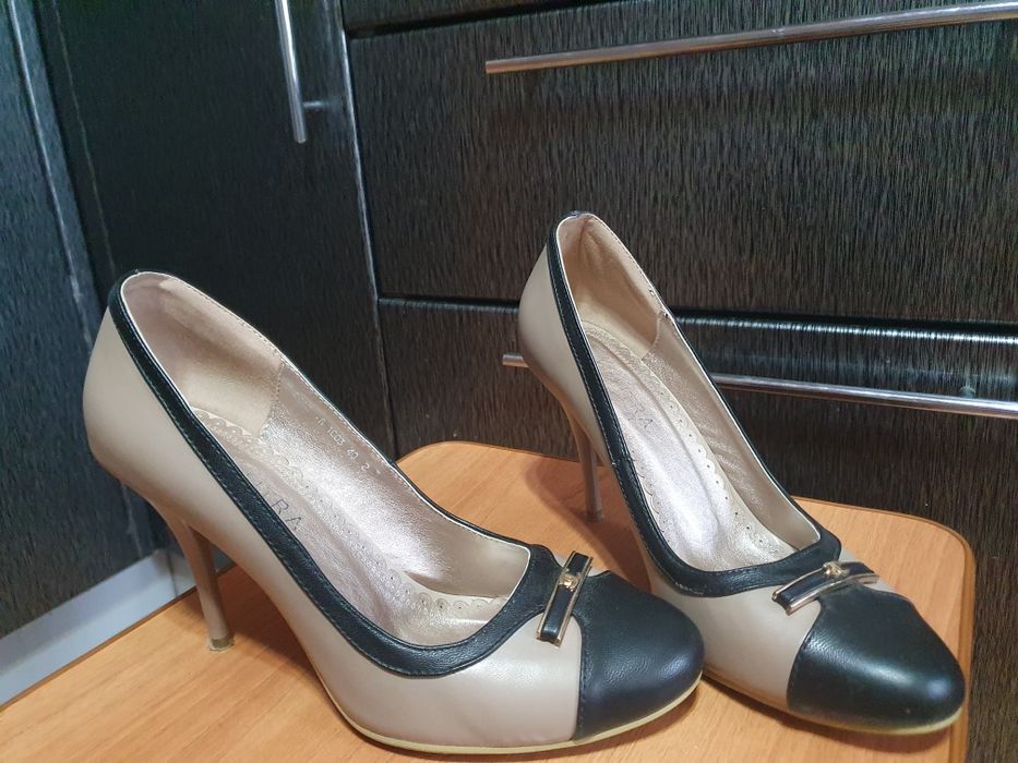 Продам туфли женские