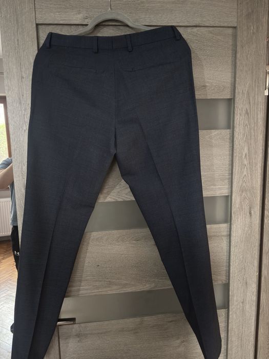 Costum elegant Hugo Boss Bleumarin