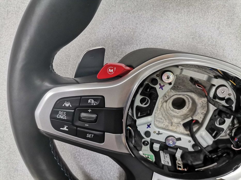 M Sport Черен Спортен Волан BMW X5M X6M M5 F90 M8 F91 F92 F93 F95 F96