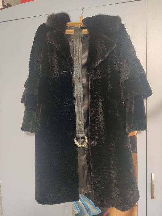 Продам шубку.25000тнг.