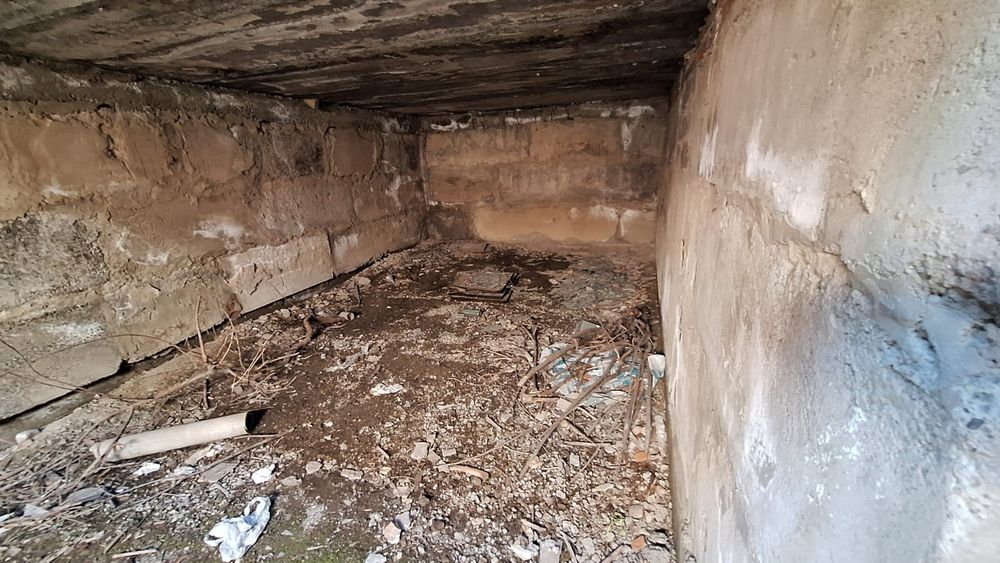 Продам землю с домом и коттеджем