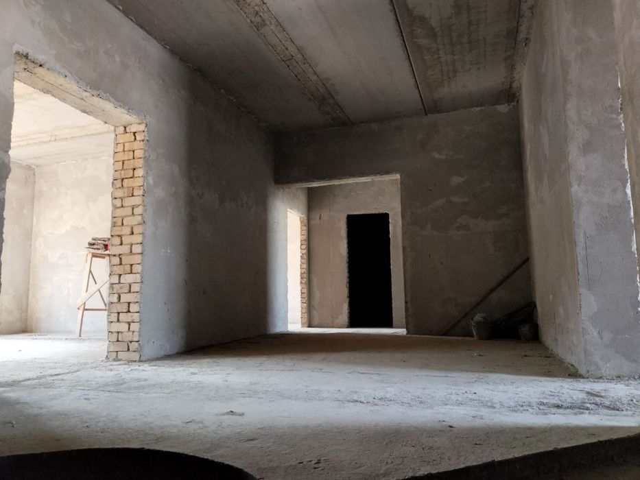 Юнусобод Мойкурган продаётся евро дом коробка 4-соток 8-комнат!!!