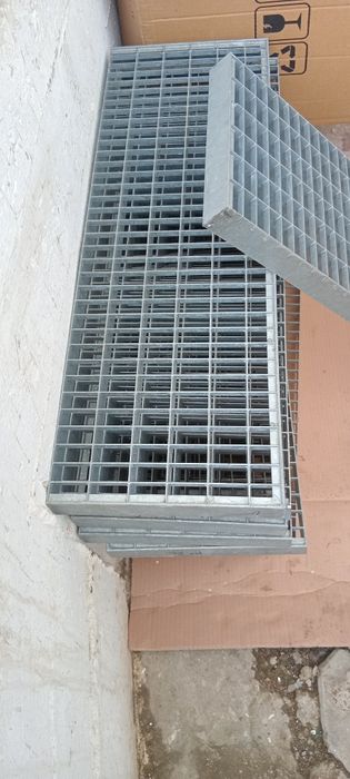 Trepte metalice zincate