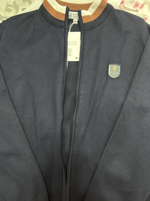 Синий свитер новый продаю