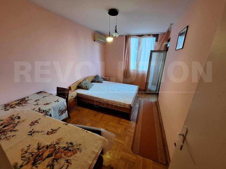 Продава се Двустаен апартамент в Варна, Център - 75 кв.м за 1867 €/кв.м - Снимка #3