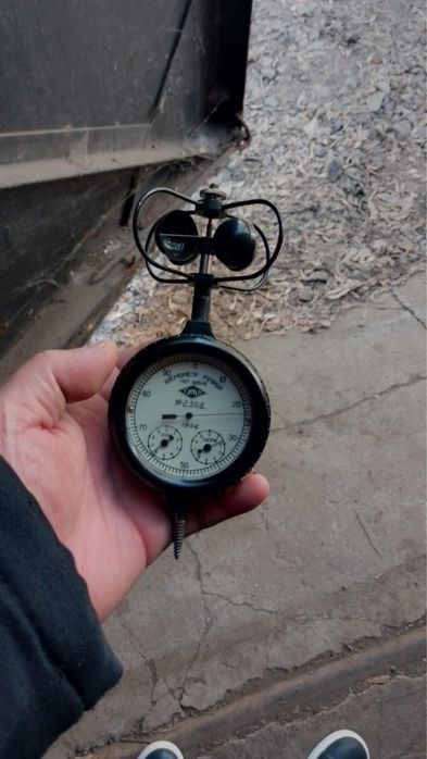 анемометр ручной