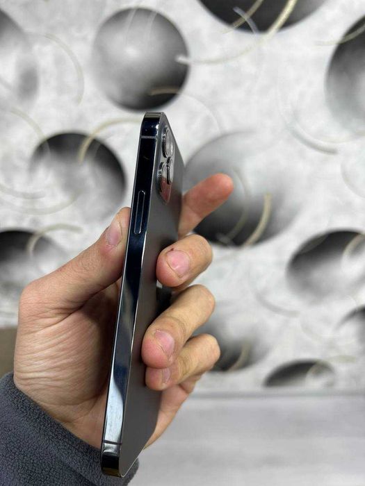 Продам iPhone 12 Pro 128 ГБ (в отличном состоянии)