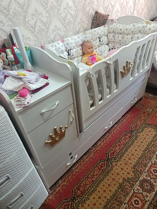 Детская кроватка