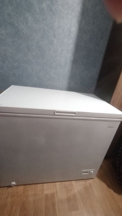 Продам морозильник