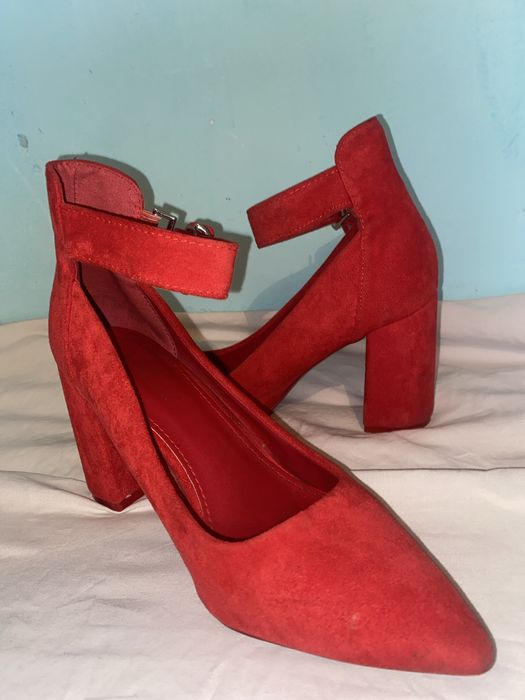 Каблук красный цвет