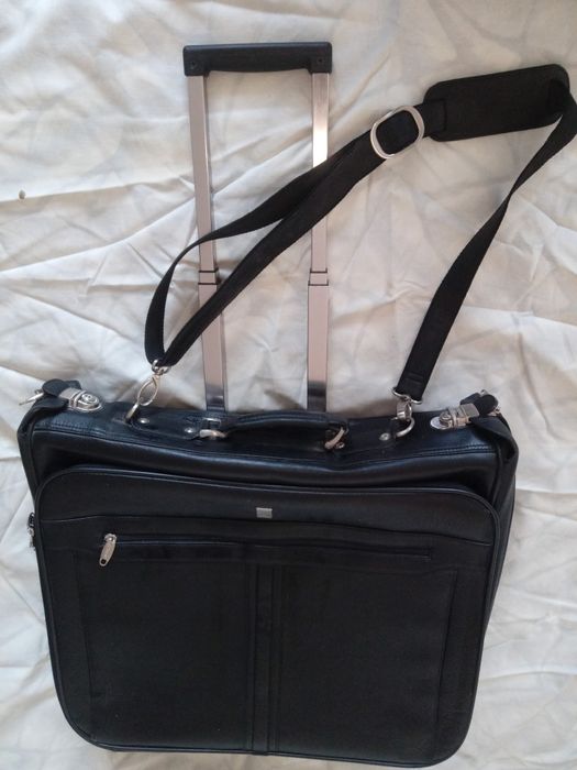 Кожаная сумка-чемодан