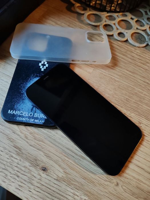 Iphone 12 64 gb!
