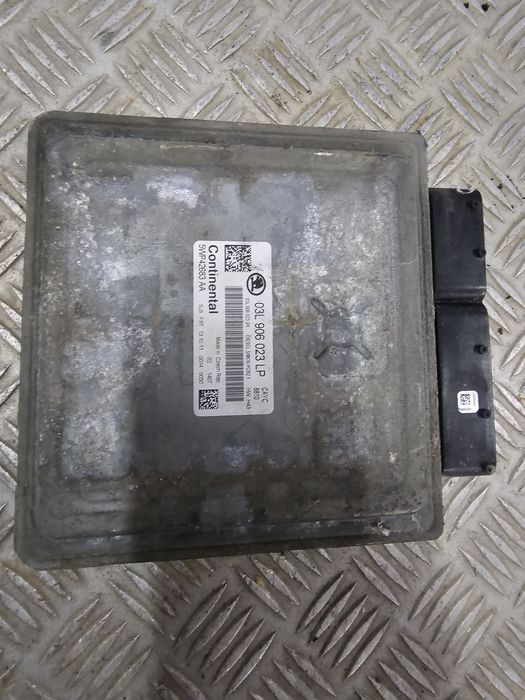 ECU Calculator motor Skoda Octavia 1.6 tdi 03L906023LP 5WP42683 SIMOS