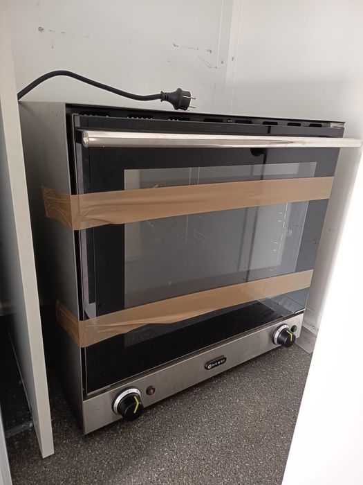 Inchriez rulota fast food cu toate autorizatiile pentru functionare