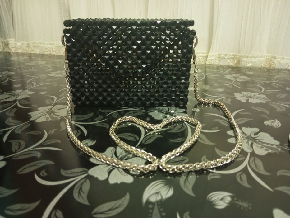 Trenddagi Xrustal sumka