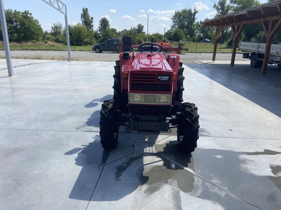 Tractor japonez Shibaura D235, 4x4, 23cp, + freza