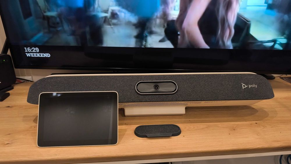 HP POLY Studio X50 + TC8 система за видеоконференция