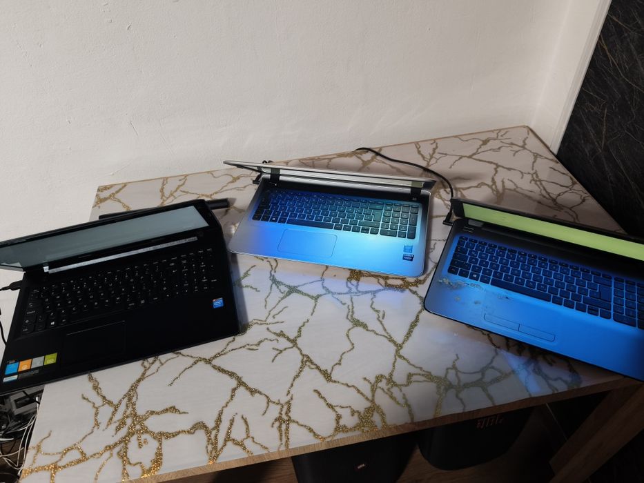 Lot leptopuri i3  i7  Intel  toate la 850 lei