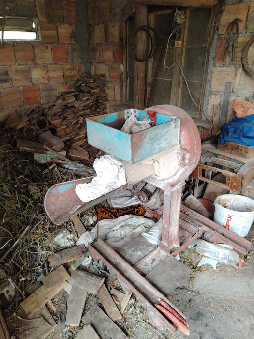 Продава се трифазна форажумелка – село Тополчане, обл. Сливен