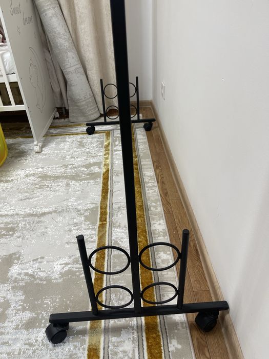 Стойка для одежды