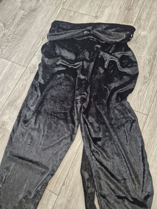 Блестящ черен панталон