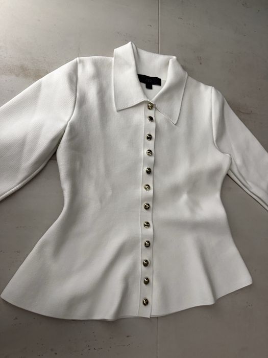 ZARA бяла елегантна риза с яка и златисти копчета