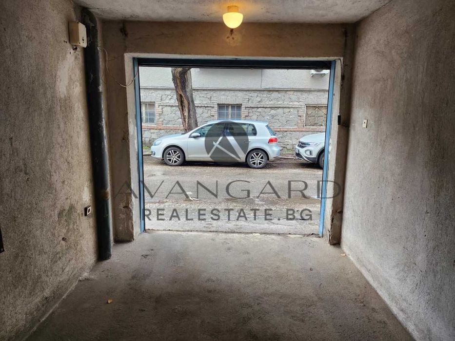 оф.24377 Партерен гараж до Събота пазара