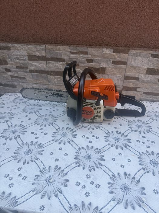 Бензинова резачка за дърва STIHL MS 180 C