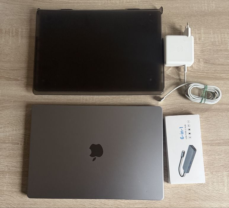 Vand sau schimb MacBook Pro 16-inch 2021, M1 Pro, 16GB ram, 512GB ssd.