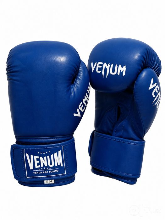 Боксерские перчатки VENUM 12 размер шлем в подарок