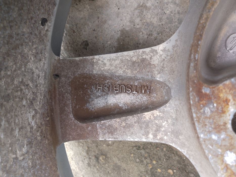 Лети джанти 15 цолаМитсубиши.