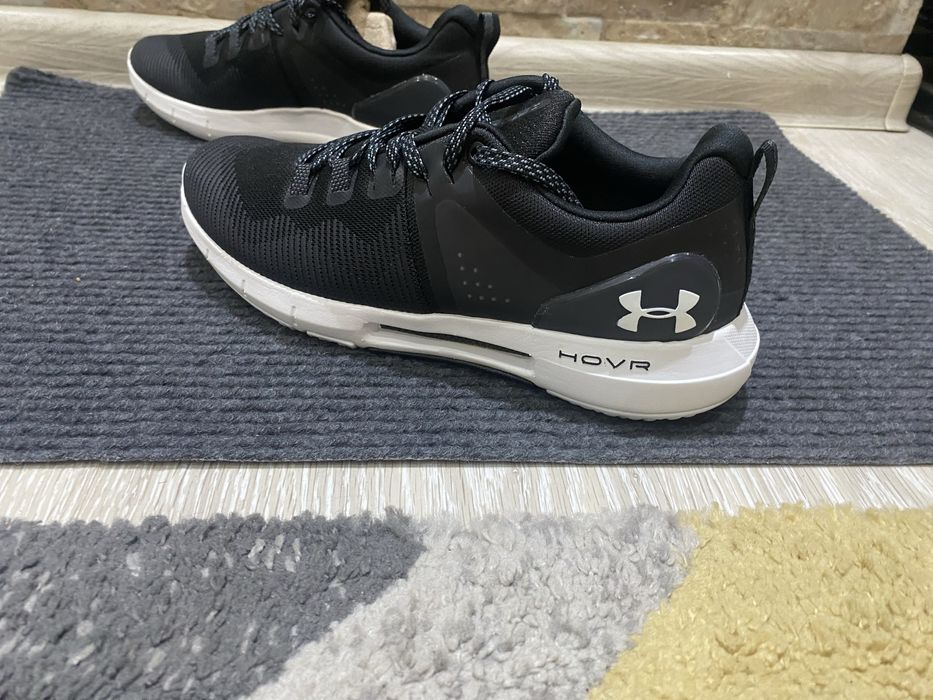 Under Armour Hovr номер 38,5