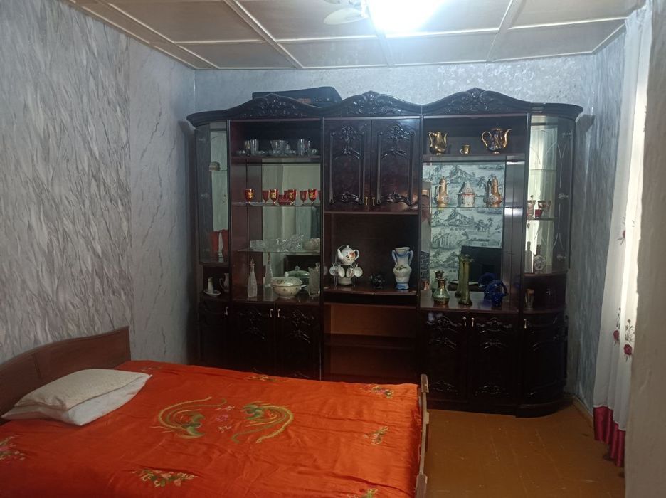 В общем дворе 2 комнаты кухня