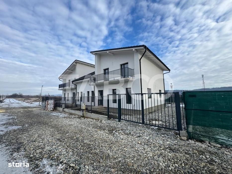 Casa de tip duplex cu curte libera 195 mp acces 2 strazi Mohu Sibiu