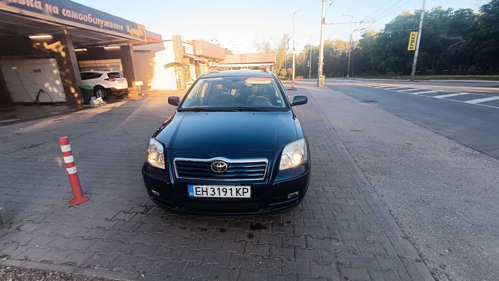Toyota Avensis Combi 2.0 бензин 147к.с. 2003г.- за части или възстановяване