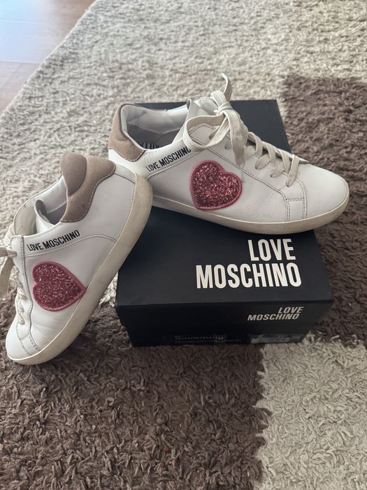 Оригинални сникърси Love Moschino