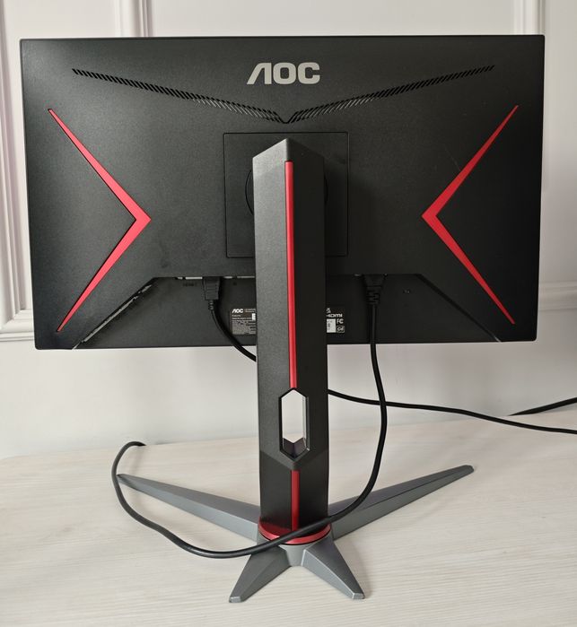 Монитор AOC 24" с деффектом.