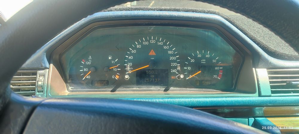 Мерседес 124 2.3