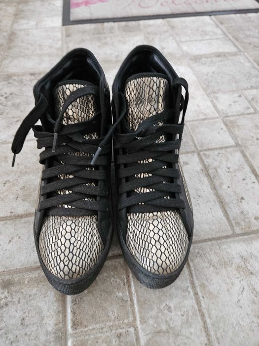 Дамски кецове от естествена кожа